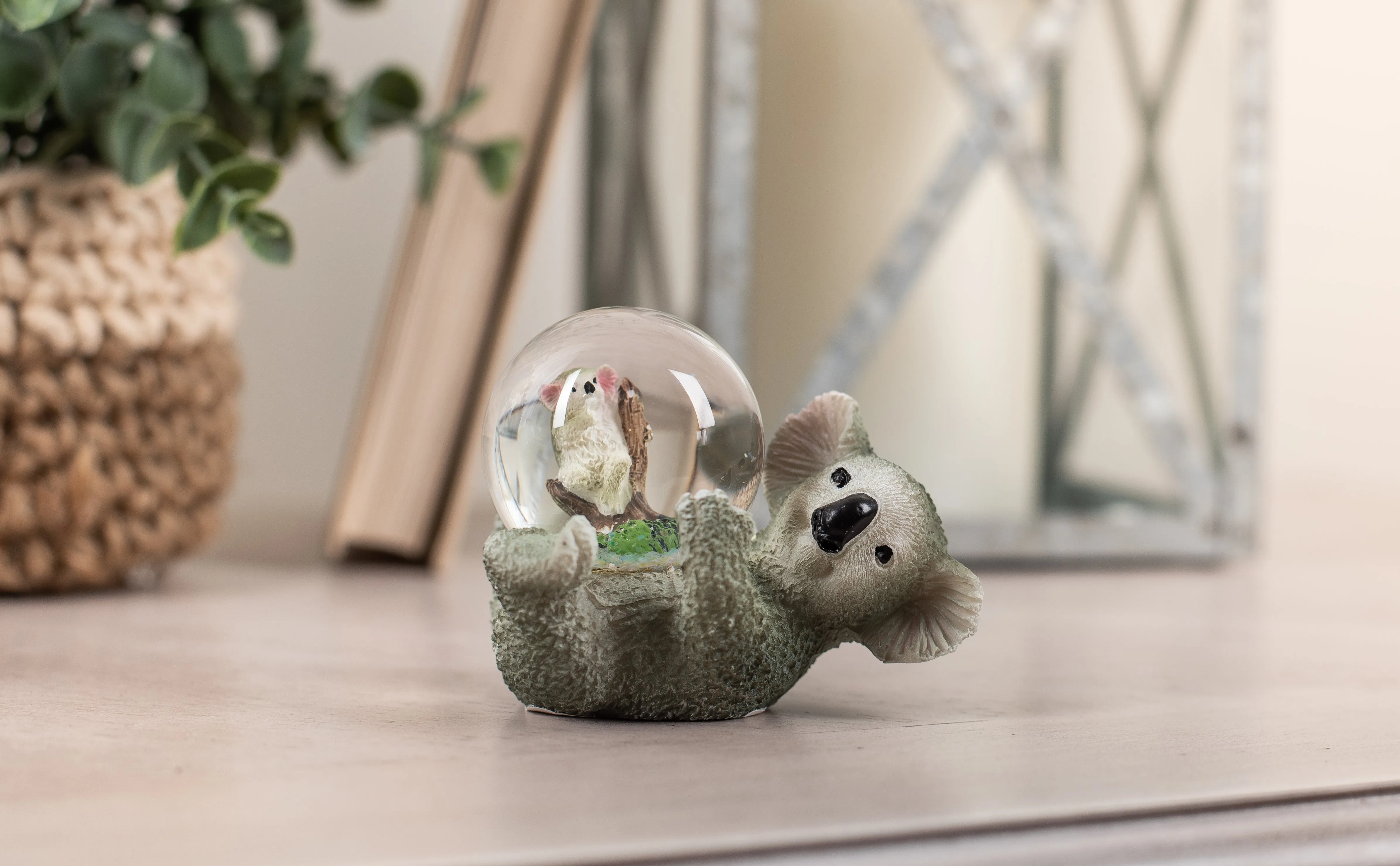 Elanze Designs Mommy Koala and Joey Baby Figurine 45MM Glitter Snow Globe Decoration