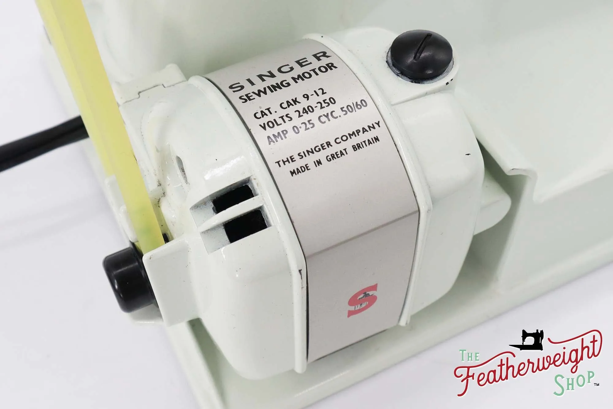 Singer Featherweight 221K Sewing Machine, British WHITE EV970***