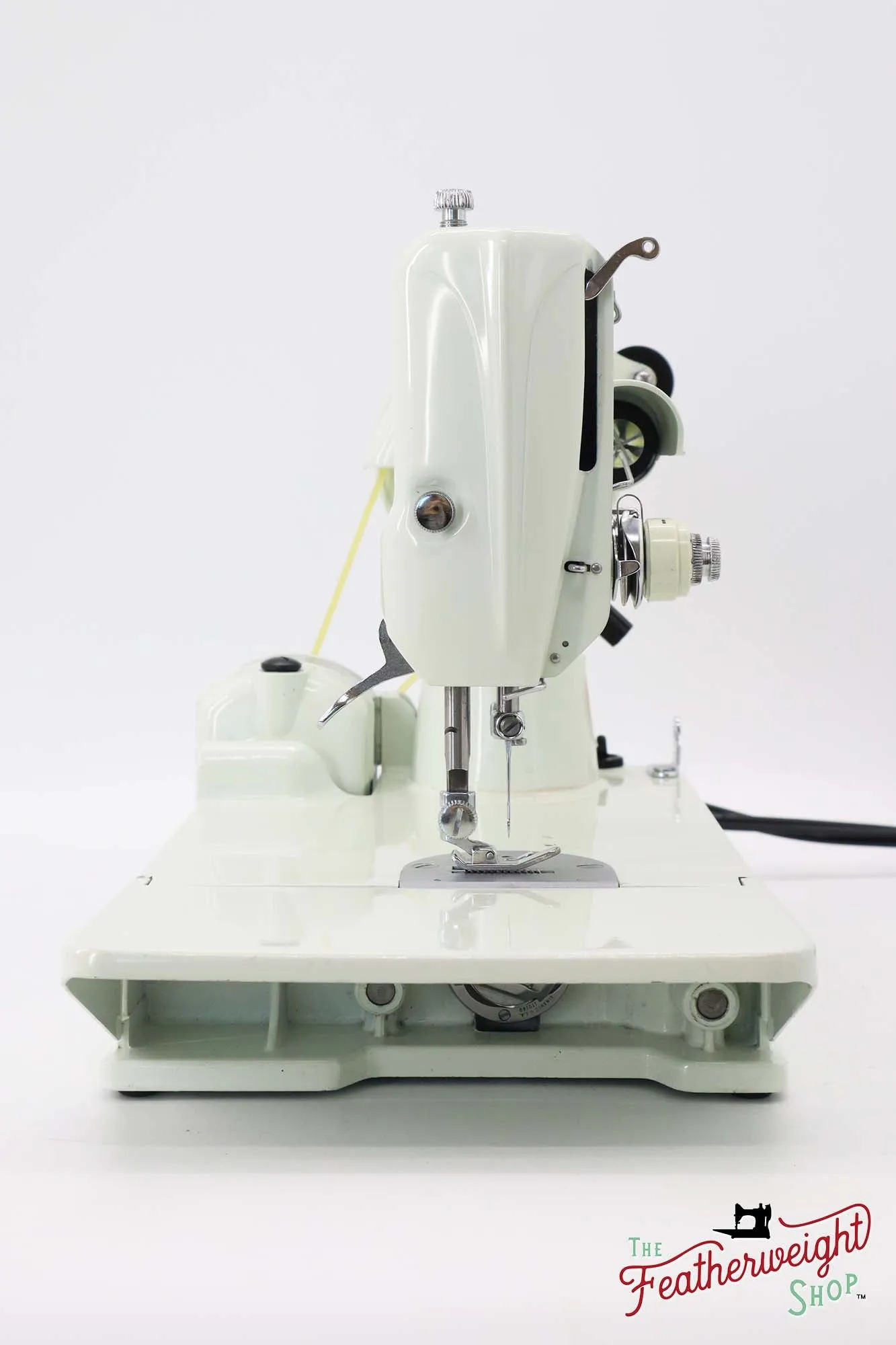 Singer Featherweight 221K Sewing Machine, British WHITE EV970***