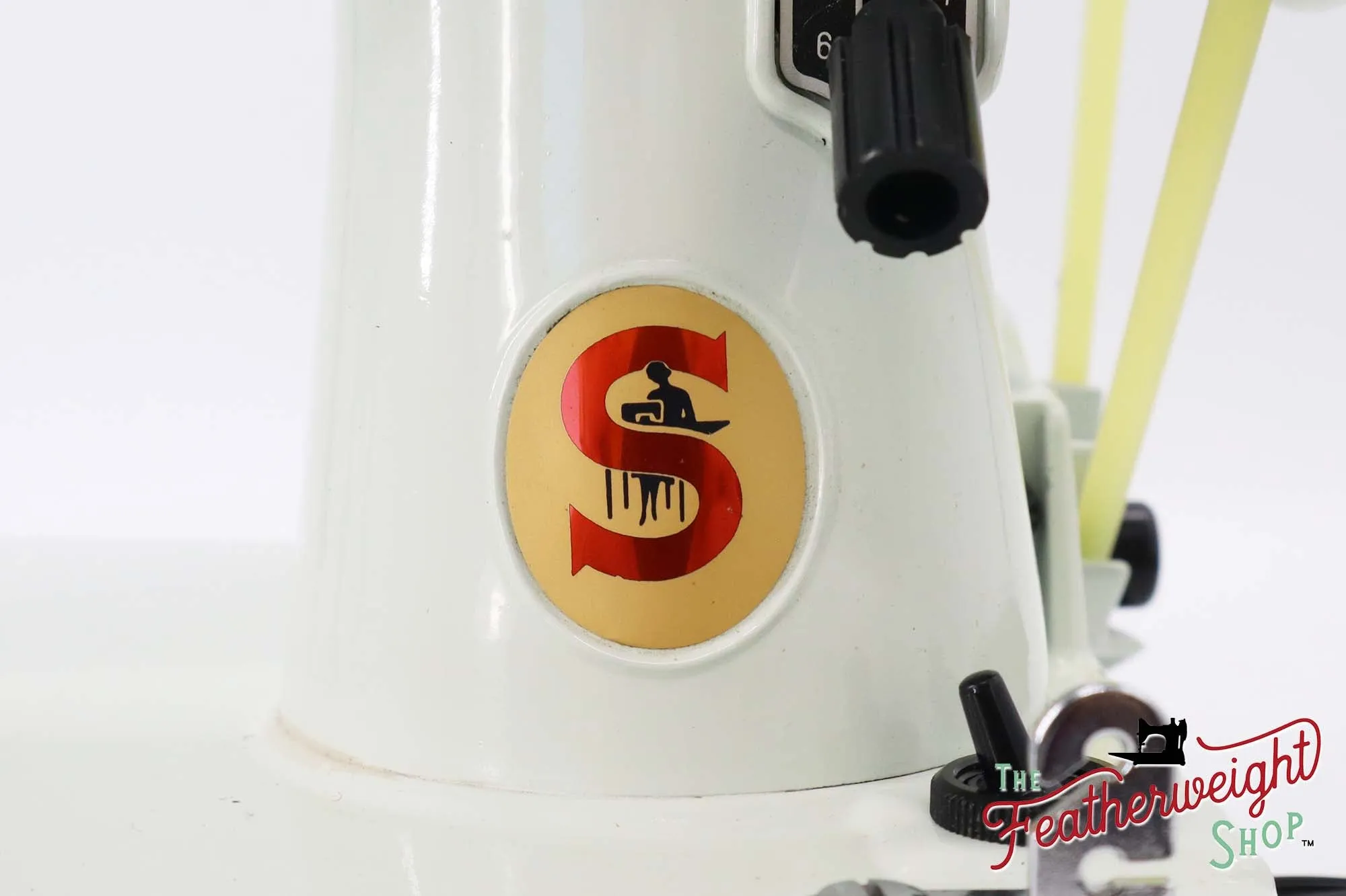 Singer Featherweight 221K Sewing Machine, British WHITE EV970***